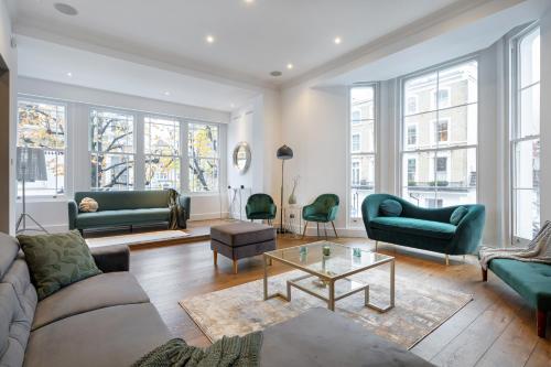 " Perfectly Splendid Triplex House in Chelsea "