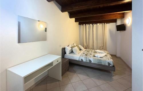 2 Bedroom Nice Apartment In Lecce Nei Marsi in Gioia Dei Marsi