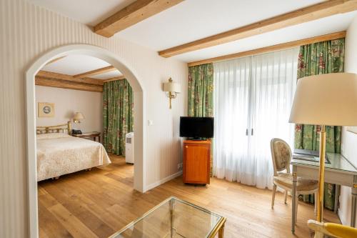 1 queen bed