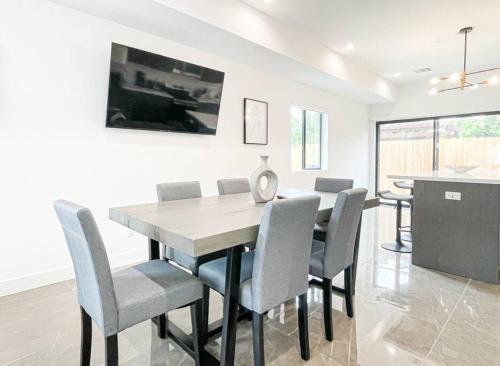 4BR L.A. Dream Home -CL1 in Los Angeles, USA