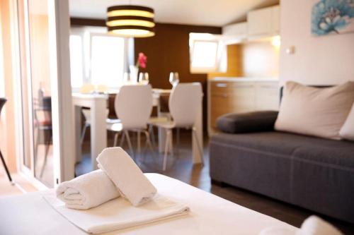 Studio apartment in Vodice with balcony air conditioning WiFi 4323-3 - image 2