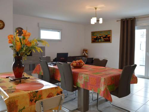 Appt Confort 3 Pieces avec Terrasse et Piscine a Saint-Raphael - FR-1-226A-124 near San Pedro