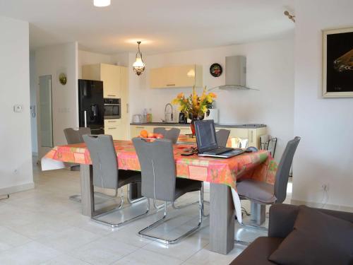 Appt Confort 3 Pieces avec Terrasse et Piscine a Saint-Raphael - FR-1-226A-124 near San Pedro