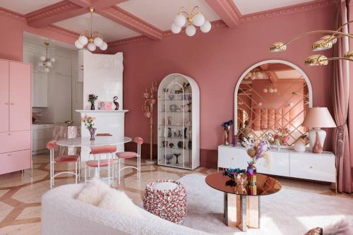 Luxury Pink Suite, autohalli, Helsinki (Foto 5)