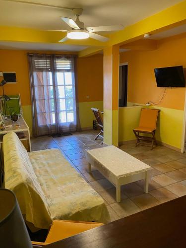 Instalaciones, La Villa Davy in Ducos