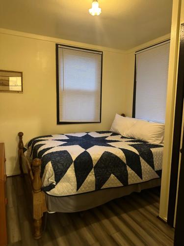2 bedrooms, 3 beds