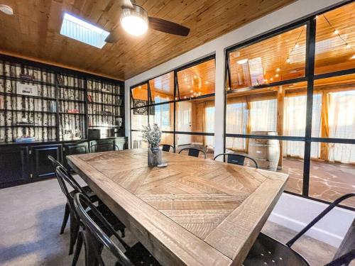 Peaceful Getaway / Heart of COS/mins to downtown in Colorado Springs, USA