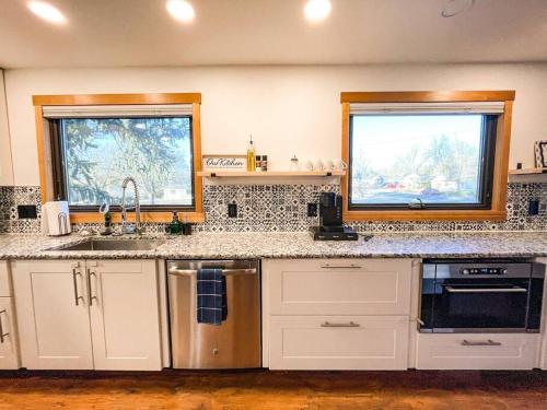 Peaceful Getaway / Heart of COS/mins to downtown in Colorado Springs, USA