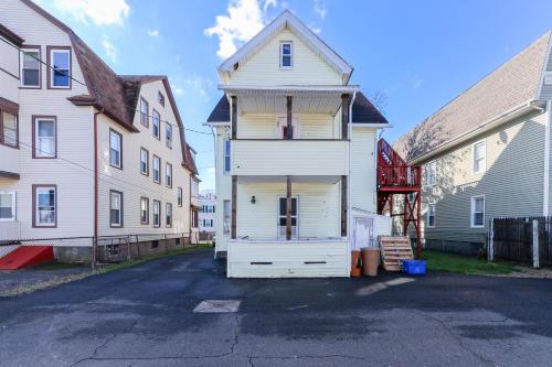 Cozy Bridgeport Apartment 2 Mi to Downtown! in Bridgeport, USA