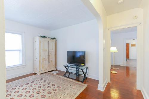 Cozy Bridgeport Apartment 2 Mi to Downtown! in Bridgeport, USA