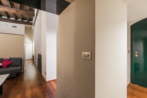 One-Bedroom Apartment image 5