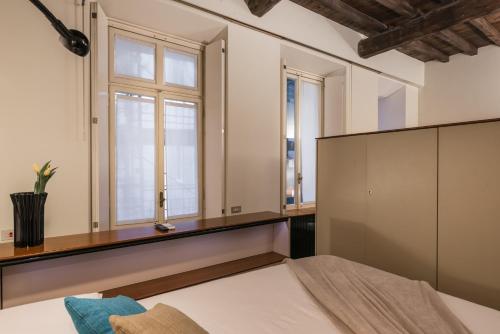 One-Bedroom Apartment image 1