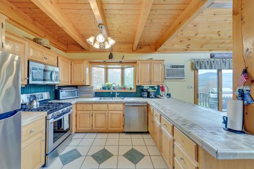 Charming New York Chalet with Hot Tub and Game Room! in Preston Hollow, USA