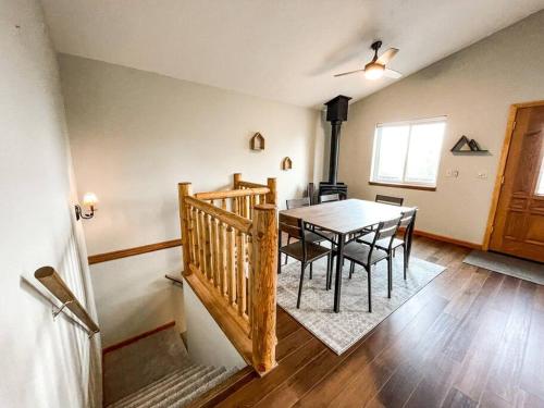 Secluded Cabin / fishing/hiking/relaxing, fireplace in Florissant, USA