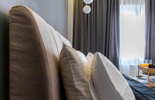 Aether Home - Modern & Luxe Stay with 65 TV by TT, Atenas (foto 10)