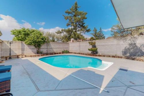 Louisiana Absolutely Beautiful NE Home with Pool in Albuquerque, USA