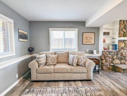 The Peakview Mirage [Newly Renovated Near USAFA] in Colorado Springs, USA