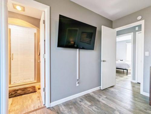 The Peakview Mirage [Newly Renovated Near USAFA] in Colorado Springs, USA