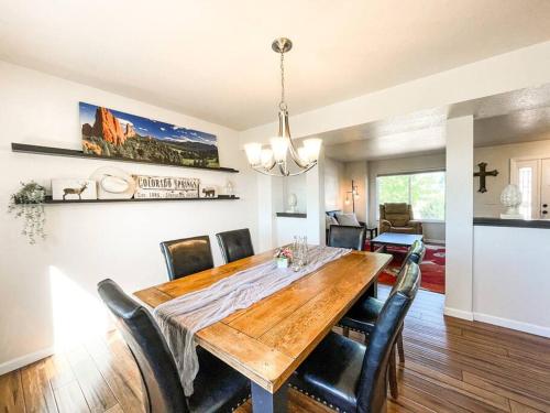 Trailside Getaway / mins to ft. carson/airport in Colorado Springs, USA