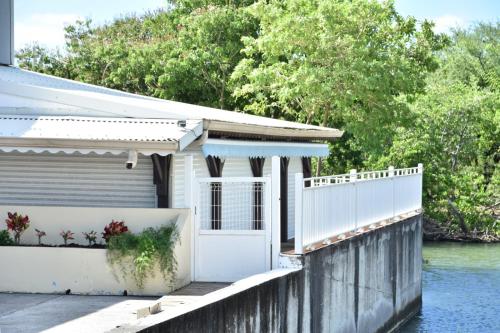 HOTEL LE CHANNEL in Riviere-Pilote