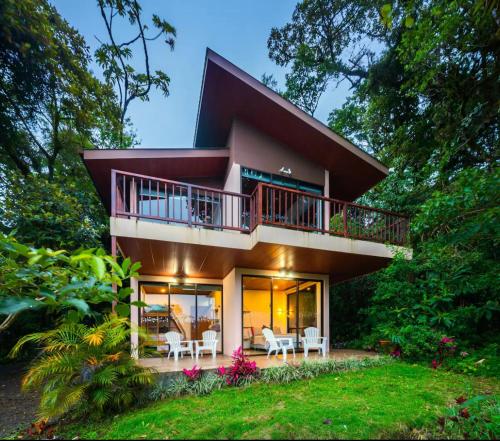 2 bedrooms, 4 beds