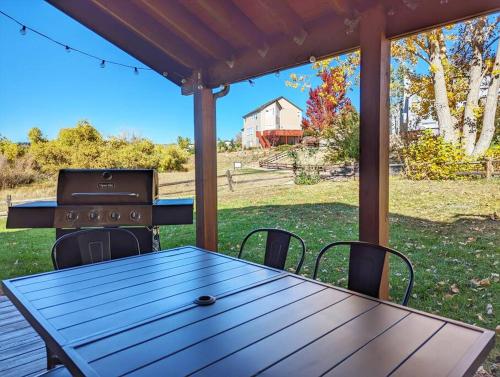 Family Retreat near USAFA / Firepit/Games/Grill in Colorado Springs, USA