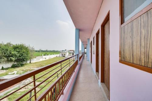 Лобби, OYO Flagship Devrachna Residency in Ганнаур