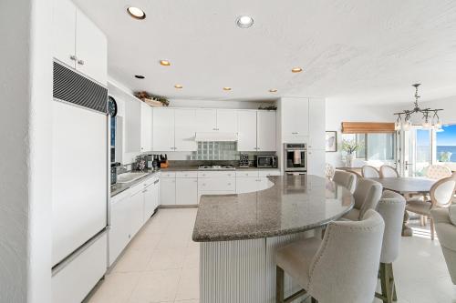 Pacific Breeze Retreat in Malibu, USA