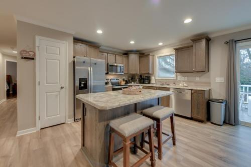 Family-Friendly Home with Deck Near Colonial Beach! in Colonial Beach, USA