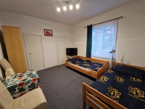 2 twin beds