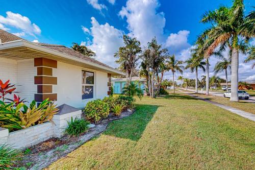 A Sunshine State of Mind in North River Shores, USA