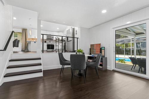 Luxury pool home near the beach! in Indian Shores