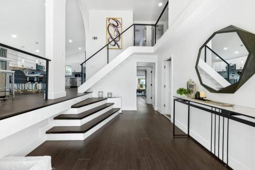 Luxury pool home near the beach! in Indian Shores