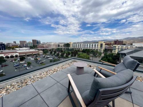 King Bed Studio Rooftop Views - Apartment - Boise