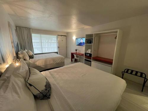 Cozy hotel with Super location near Disney in Kissimmee, USA