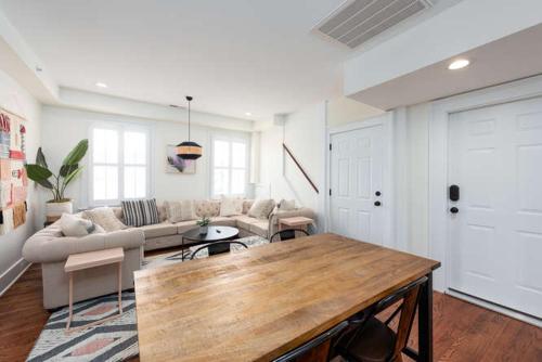 The Quarters on Spring The Quarters on Spring