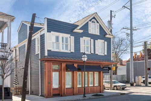 The Quarters on Spring The Quarters on Spring