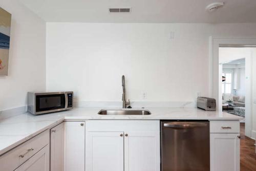 The Quarters on Spring The Quarters on Spring