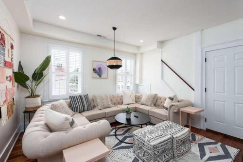 The Quarters on Spring The Quarters on Spring