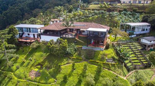 Asombrosa Mansión Medellin/Refugio, Año Nuevo