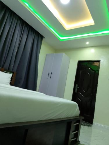 JKA1-Bedroom Luxury Serviced Apartment