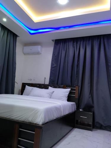 JKA1-Bedroom Luxury Serviced Apartment