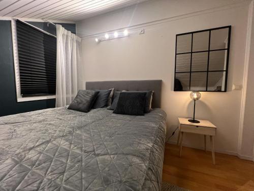 Charming Loft Retreat on Tromsø's Historic Main Street: 3-Minute Stroll to City Square, Balsfjord