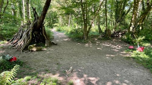 Charming Hazel Lodge - Relaxing Devon Getaway