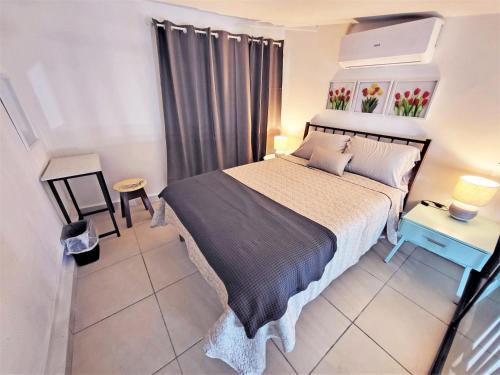 One-Bedroom Apartment image 5