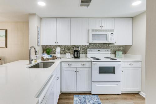 Hilton Head Condo: Walk to Coligny Beach & Plaza! in Hilton Head Island (SC)