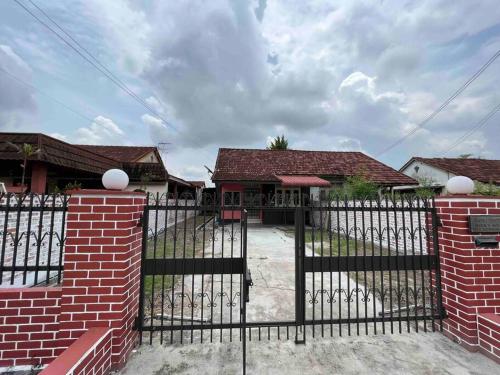 Wi-Fi 100MB Free Ipoh Happy Big House SemiD TH24 16 pax