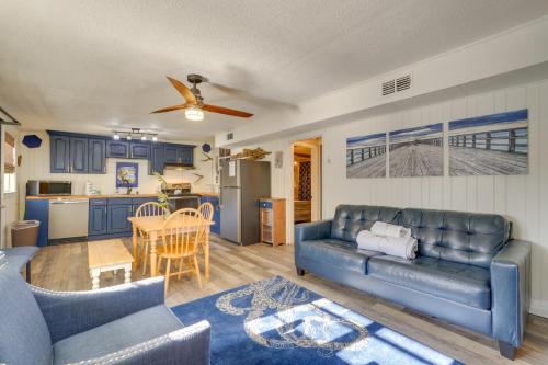 Classic Laguna Beach Condo -1 Block to Sand! - image 8