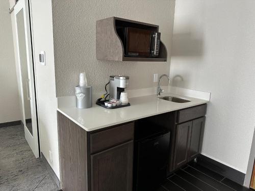 Holiday Inn Express & Suites Eden Prairie - Minneapolis, an IHG Hotel