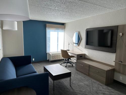 Holiday Inn Express & Suites Eden Prairie - Minneapolis, an IHG Hotel